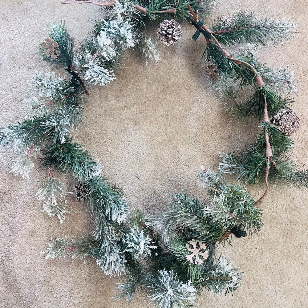NWOT Ashland Holiday Woodland Snowflake Pinecone Snow Garland Decor